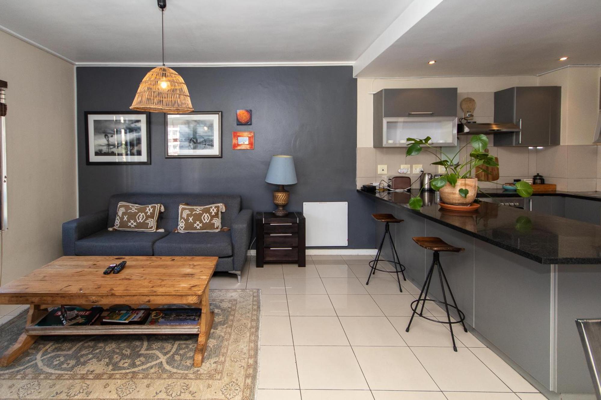 Bowl Stylish Home, In Walking Distance Flatrock