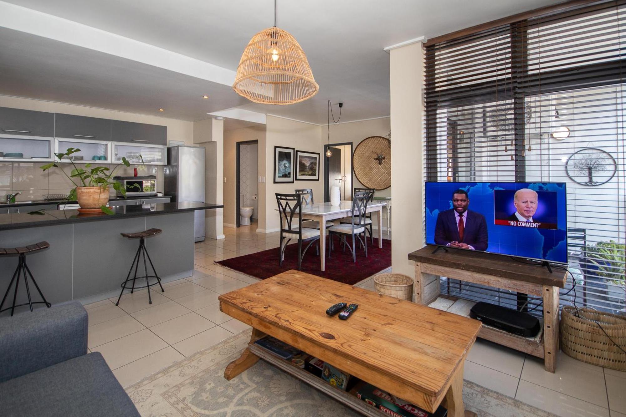 Bowl Stylish Home, In Walking Distance Flatrock Apartment *