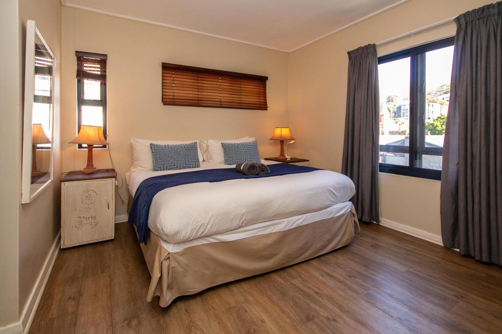 Bowl Stylish Home, In Walking Distance Flatrock Apartment Cape Town