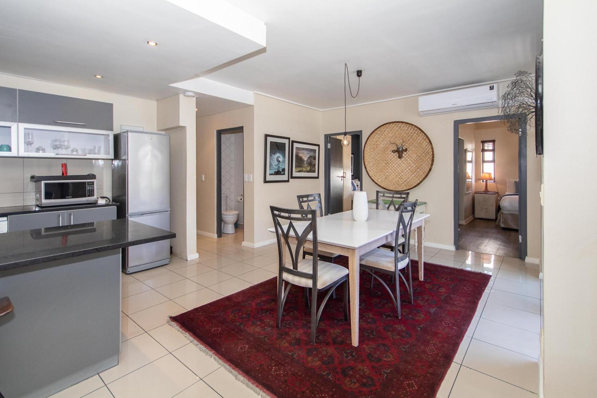 Bowl Stylish Home, In Walking Distance Flatrock Apartment